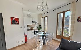 Appartement de charme avec balcon au pied des commerces